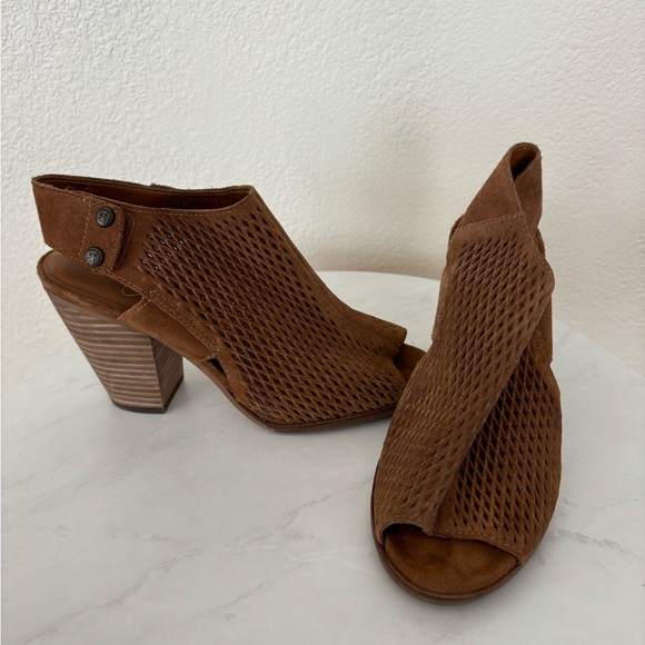 Leather and suede heeled sandals - Picture 1 of 5